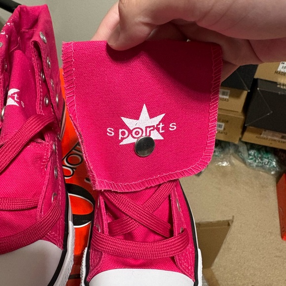 Size 8 girls - Fuchsia Pink Collection’0 High Top Sneakers - Picture 4 of 7